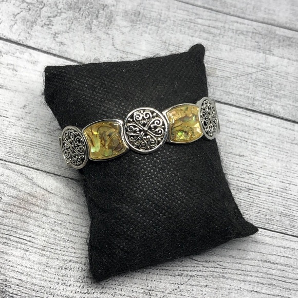 𝅺Silver tone medallion abalone inlay stretch bracelet boho statement - Picture 2 of 4